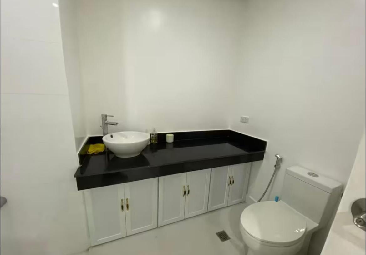 1 Bedroom Unit At One Pontefino Tower Batangas Exterior foto