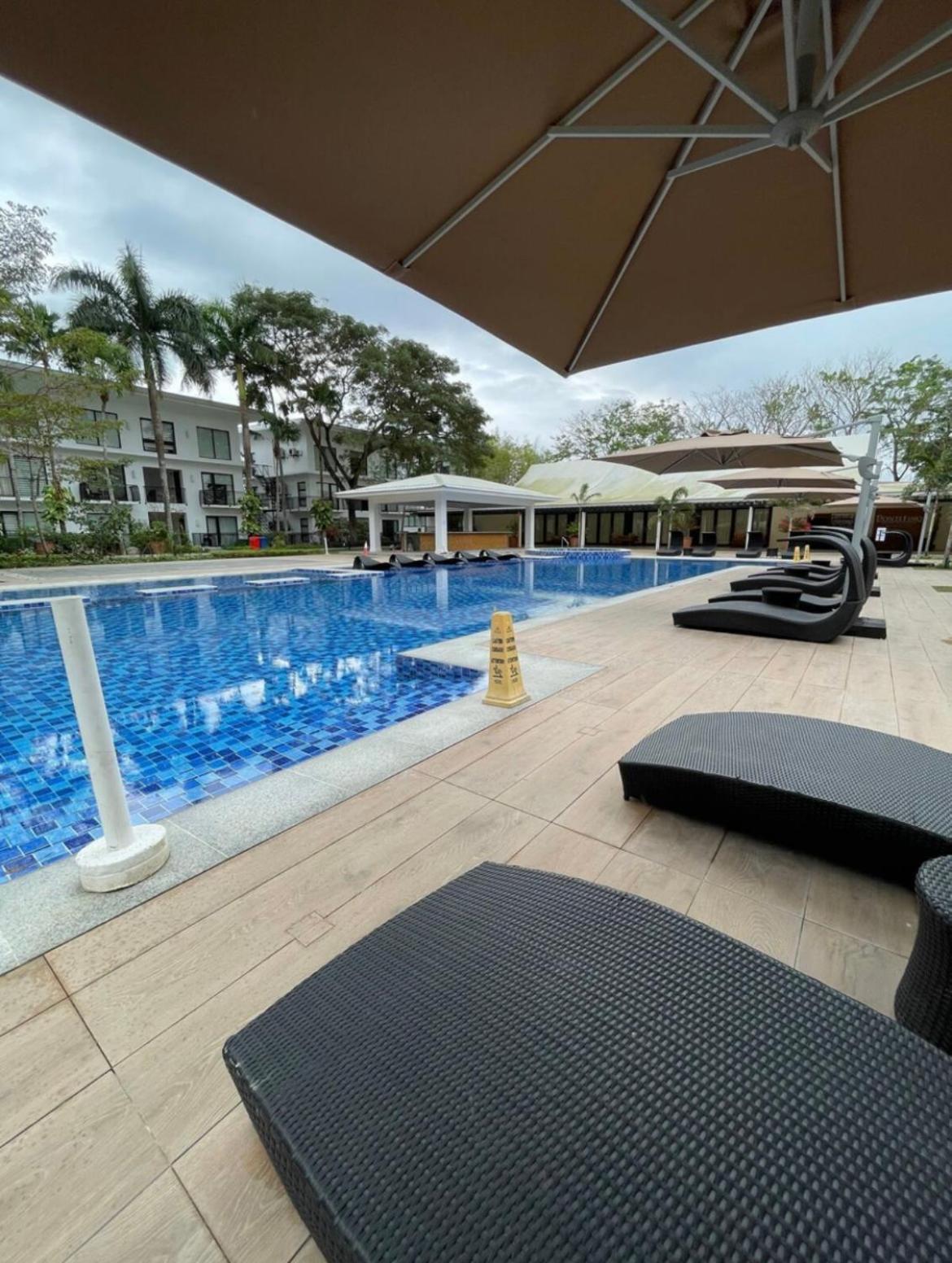 1 Bedroom Unit At One Pontefino Tower Batangas Exterior foto