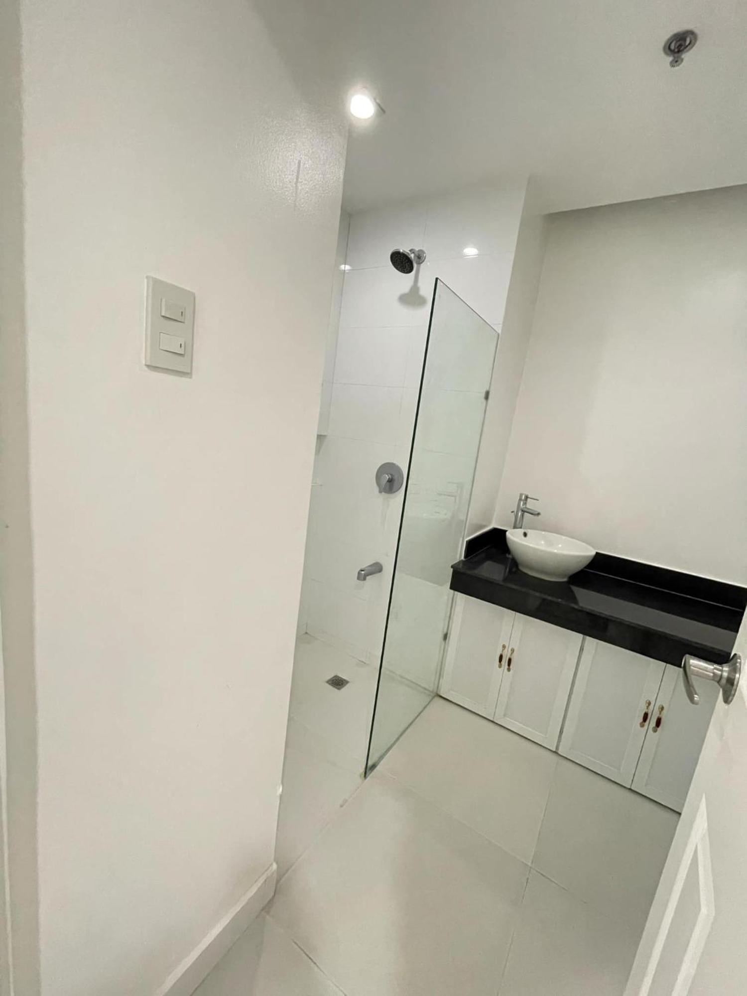1 Bedroom Unit At One Pontefino Tower Batangas Exterior foto